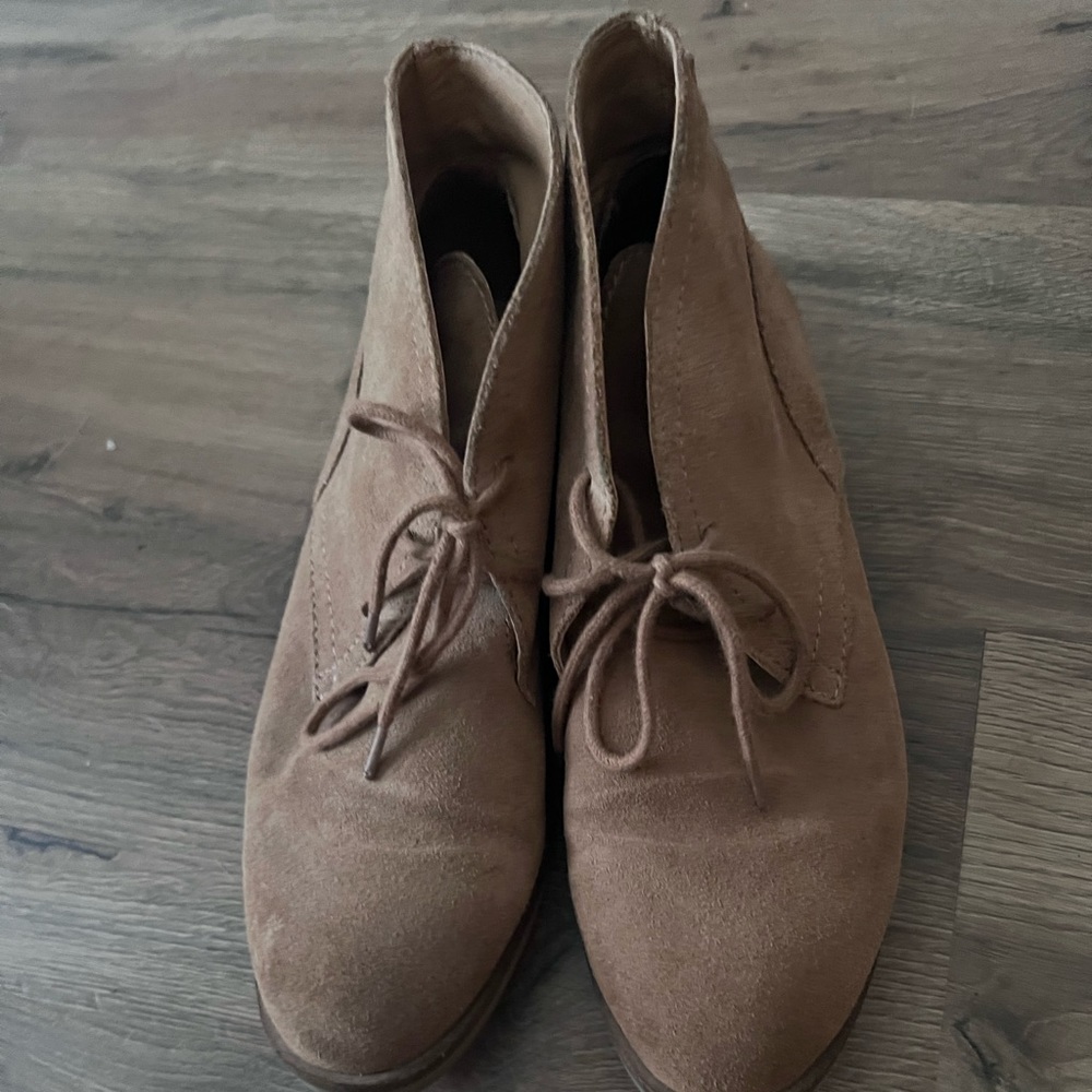 Lucky brand shoes in good condition